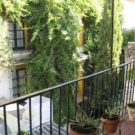 Pension Bienvenido Севилья Экстерьер фото